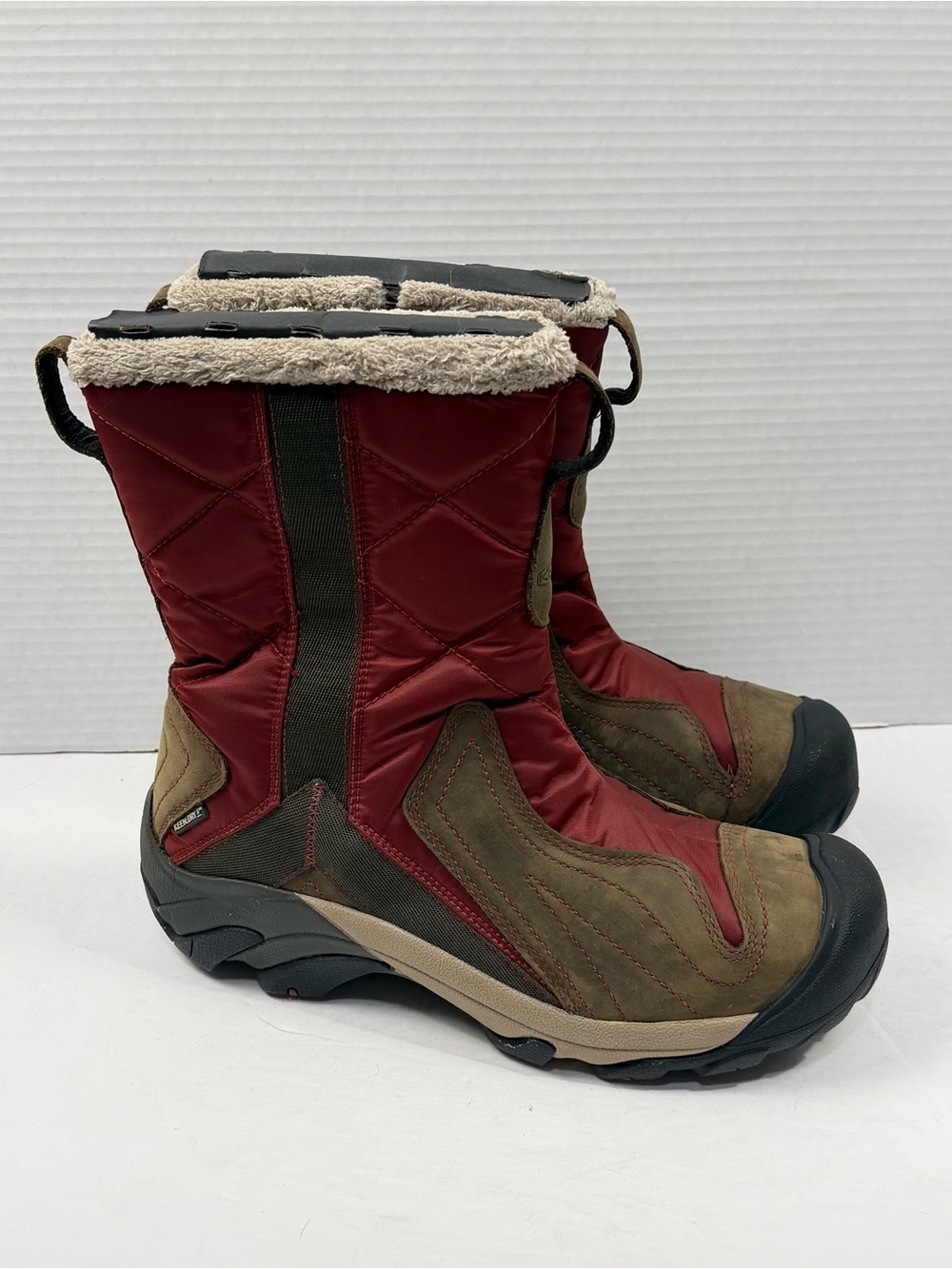 Keen Betty Insulated Boot Sz 8.5